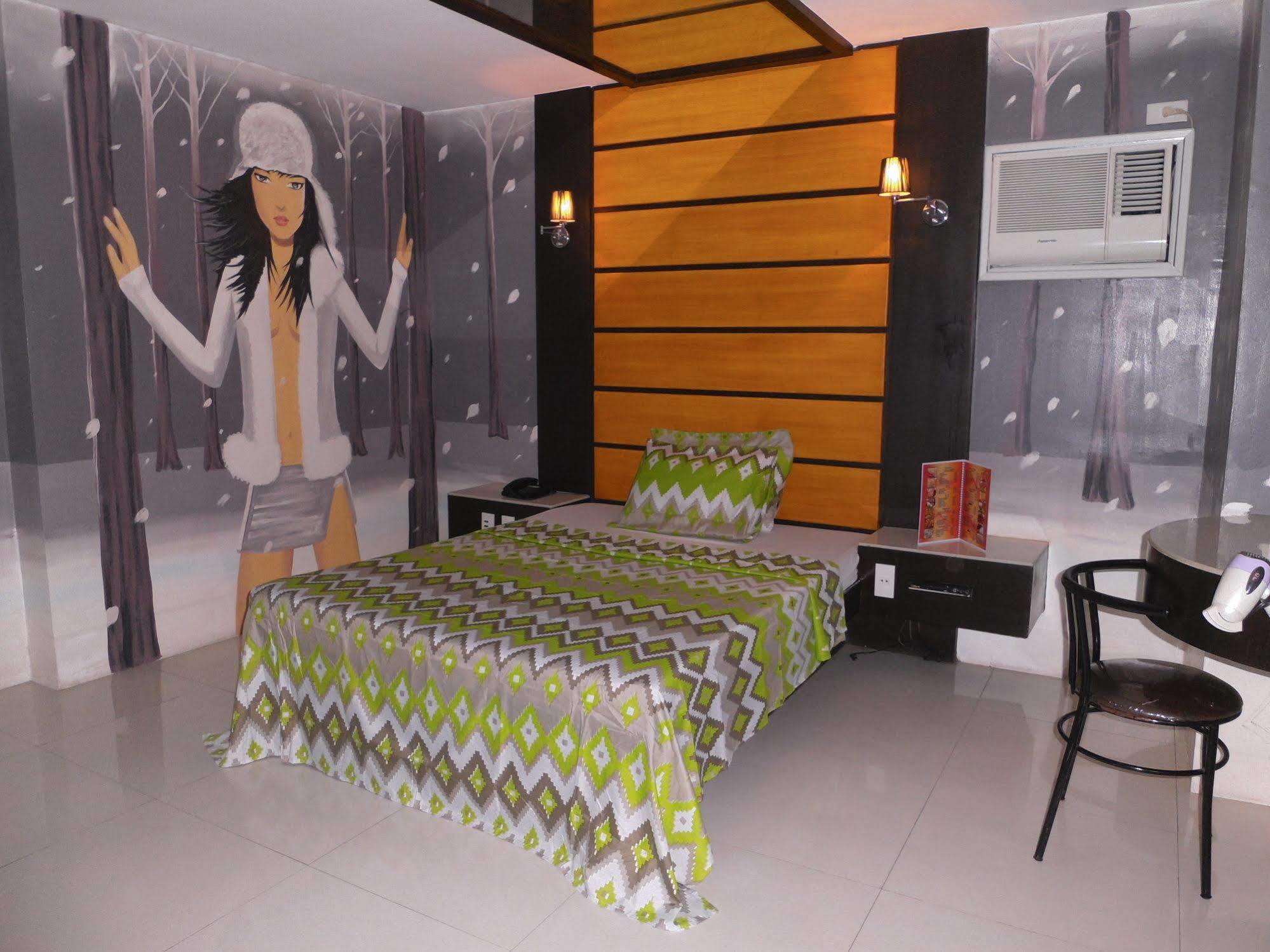 Harts Hotel-Quezon City Exterior photo